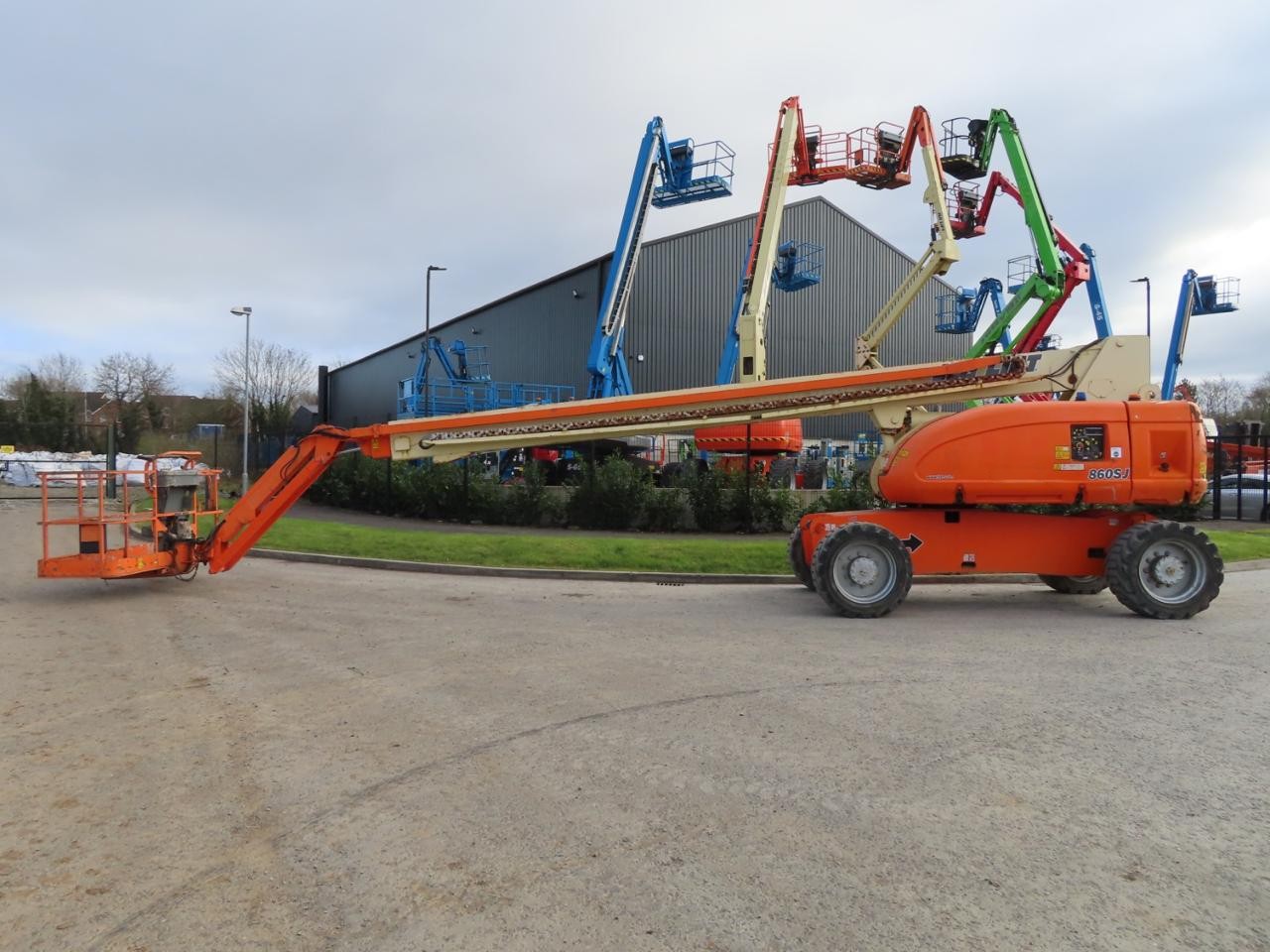 Sold - Scissor Lift - View 3